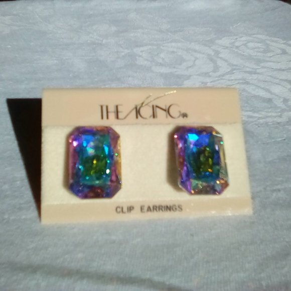 Iridescent rainbow glitter sparkle crystal pink earrings - Picture 4 of 6